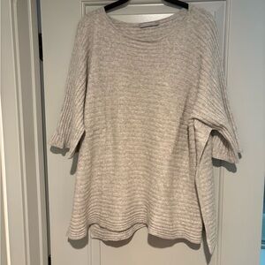 Neiman Marcus Light Gray Ribbed Sweater